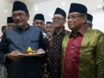 wakil-gubernur-dki-djarot-saiful-hidayat-didampingi-ketua-umum-pbnu-said-aqil-siroj_20170417_211320.jpg