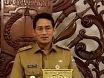 wakil-gubernur-sandiaga-uno_20180116_062220.jpg