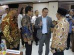 wakil-ketua-dpd-sulta-najamudin-dan-bulog-beras.jpg