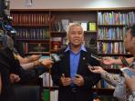 wakil-ketua-dpr-korinbang-agus-hermanto_20160726_144910.jpg