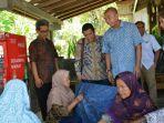wakil-ketua-komisi-xi-dpr-ri-m-prakosa-berdialog-dengan-perajin-batik.jpg