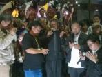 wakil-ketua-kpk-bambang-widjojanto-doa-bersama-ratusan-petani_20150208_020550.jpg