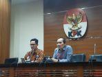 wakil-ketua-kpk-saut-situmorang-dan-jubir-kpk-febri-diansyah.jpg