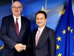 wakil-menteri-perdagangan-jerry-sambuaga-dan-komisioner-dagang-uni-eropa-phil-hogan.jpg