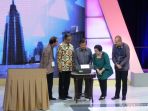 wakil-presiden-jusuf-kalla-jk-meresmikan-menara-kompas_20180426_184320.jpg