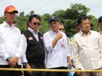 wakil-presiden-ri-jusuf-kalla-kunjungi-korban-banjir-sumsel.jpg