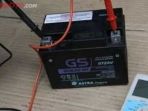 waktu-yang-pas-saat-ganti-aki-motor-kamu_20180904_150539.jpg