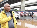 wali-kota-bekasi-rahmat-effendi-memantau-langsung-banjir.jpg