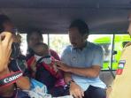 wali-kota-bogor-bima-arya-naik-angkot_20141124_111224.jpg
