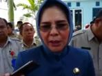 wali-kota-cantik-ini-blak-blakan-soal-flu-burung_20161018_153103.jpg