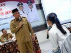 wali-kota-depok-mohammad-idris-saat-dialog-dengan-warga.jpg