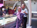 wali-kota-jakarta-utara-bersama-sang-istri-di-dazzling-jewelry-festival-mkg-3.jpg