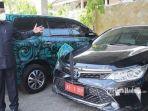 wali-kota-madiun-maidi-tunjuk-mobil.jpg