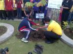 wali-kota-malang-tanam-pohon_20141128_101922.jpg