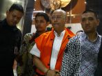 wali-kota-medan-tengku-dzulmi-eldin-ditahan-kpk_20191017_042125.jpg