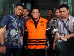 wali-kota-pasuruan-setiyono-ditahan-kpk_20181006_000138.jpg