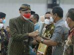 wali-kota-semarang-hendrar-prihadi-menerima-penghargaan-pembangunan-daerah-ppd.jpg