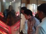 wali-kota-solo-dan-deputi-gubernur-bank-indonesia-keliling-museum-keris_20170504_145415.jpg