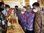 wali-kota-surakarta-melihat-display-produk-umkm-surakarta.jpg
