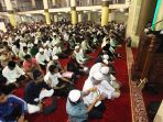 walikota-bandung-ajak-salat-subuh-berjemaah-di-masjid-raya_20170123_121351.jpg