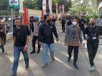 walikota-surakarta-gibran-rakabuming-raka-jelang-pss-sleman-vs-dewa-united-di-piala-presiden-2022.jpg