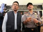 walkot-bandung-dan-kapolrestabes-buka-police-line-kantor-dpmptsp_20170206_130219.jpg
