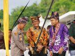 walkot-hendri-bersama-wagub-audy-hadiri-penutupan-festival-muaro-padang.jpg
