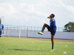 wander-luiz-mengikuti-latihan-perdana-bersama-persib-bandung.jpg