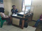 wanita-19-tahun-datangi-kantor-polisi-lalu-tiba-tiba-pingsan-saat-sadar-ngaku-disetubuhi-teman.jpg