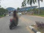 wanita-bugil-masuk-bandara-supadio_20170115_192621.jpg
