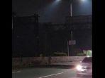 wanita-linglung-di-jalan-tol.jpg