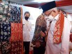 wapres-belanja-batik.jpg