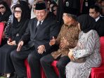 wapres-jk-dan-sby-hadiri-pemakaman-mantan-mendagri-muhammad-maruf_20170310_191218.jpg