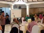wapres-jusuf-kalla-saat-menjadi-moderator-diskusi_20151217_094818.jpg