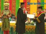 wapres-jusuf-kalla-terima-doktor-kehormatan-di-unsyiah_20151115_085203.jpg