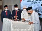 wapres-maruf-amin-nsaat-meresmikan-halal-center-utm.jpg