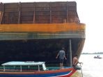 warga-bantu-cari-korban-tenggelam_20180705_132140.jpg