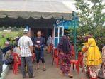warga-beramai-ramai-melayat-ke-rumah-korban-di-jalan-kubang-gajah.jpg
