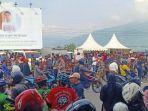 warga-berdatangan-ke-lokasi-pemakaman-eril_13-juni.jpg