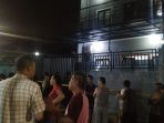 warga-berkerumun_20180726_212645.jpg