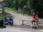 warga-blokade-jalan-menuju-pdam_2_20171113_152856.jpg