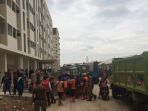 warga-bukit-duri-jakarta-selatan-mulai-pindah-ke-rusun-rawa-bebek_20170603_154049.jpg