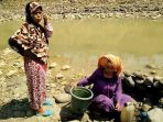 warga-cibarusah_20170827_165156.jpg