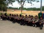 warga-demo-kantor-bupati-penajam-tuntut-lahan-perusahaan_20160905_105925.jpg