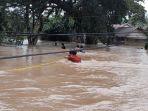 warga-di-dua-rw-kelurahan-kasemen-kecamatan-kasemen-kota-serang-terisolir-akibat-banjir.jpg