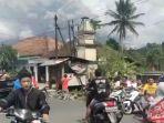warga-di-kaki-semeru-mengungsi.jpg