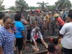 warga-digusur_20150213_151639.jpg
