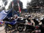 warga-gusuran-kelurahan-pinangsia-masih-bertahan-di-tenda-jumat-295_20150529_154059.jpg