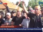 warga-kampung-bugis-lakukan-perlawanan-berujung-kericuhan_20170103_152508.jpg