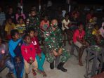 warga-kampung-bupul-nonton-bareng-film-merah-putih-memanggil_20200927_212405.jpg